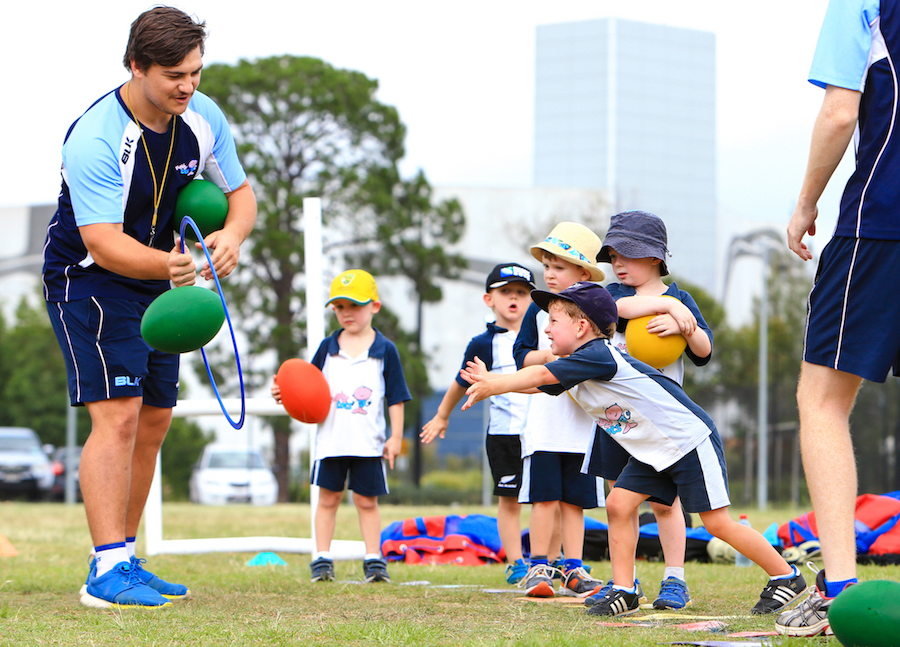 PHOTO RUGBYTOTS MONITEUR ENFANTS